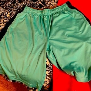 Nike Men’s Basketball Shorts L